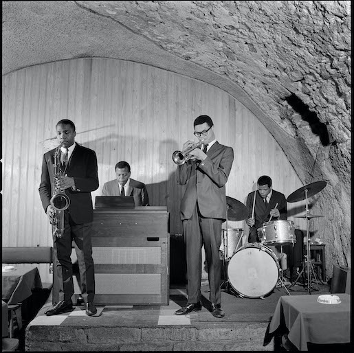 (v.l.) Nathan Davis, Larry Young, Woody Shaw und Billy Brooks in der Mitte der 1960er-Jahre - Foto: © Jean-Pierre Leloir, Courtesy of Resonance Records